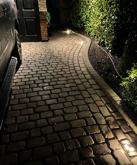 Driveway lighting ideas: 10 solutions to light the way home | Gardeningetc