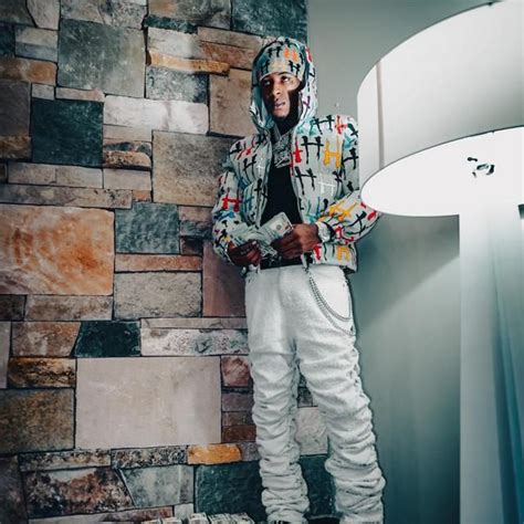 HOUSE ARREST TINGZ - YoungBoy Never Broke Again - LETRAS.COM