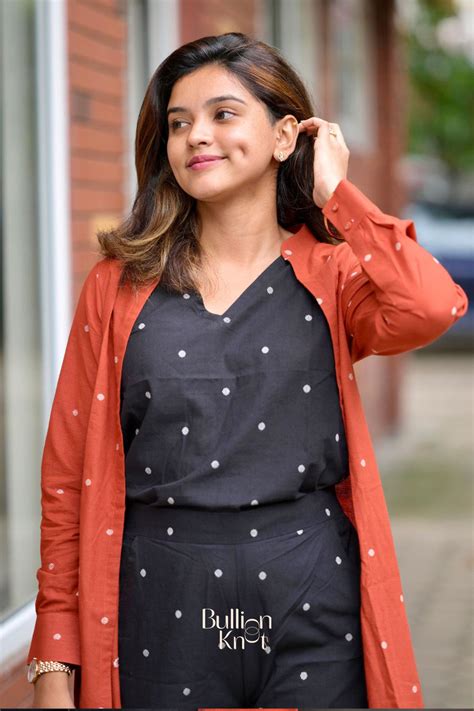 Handloom Dresses - Buy Narayanpet Dresses Online | Cotton & Silk