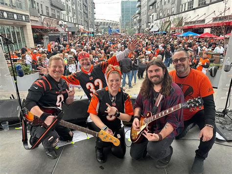 VINYL COUNTDOWN CINCINNATI - Friday Night Summer Concert Series, The ...