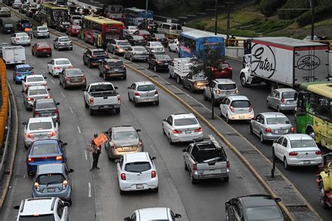 Top 10 most traffic congested cities in the world in 2025