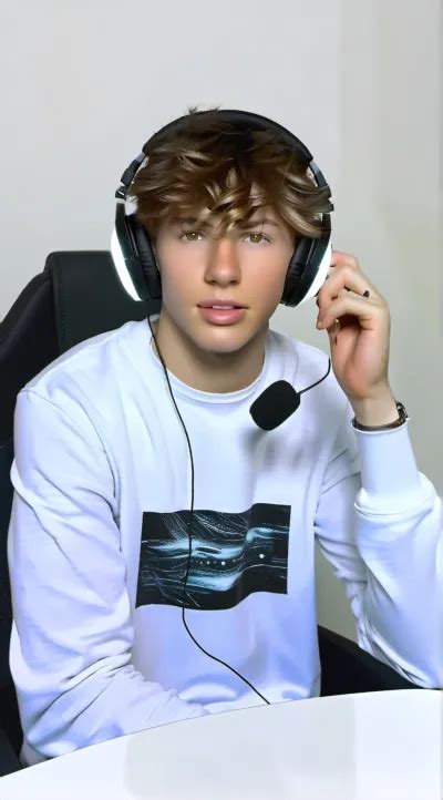 Chat with Caden - text or voice, Enjoy AI Chat Free & Safe