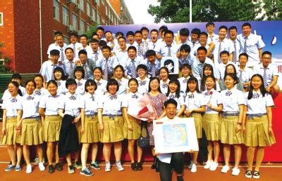 河南省实验中学举行高三成人仪式暨毕业典礼 以青春宣告：我们长大啦！-大河新闻