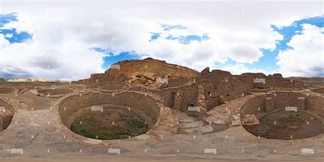 360° view of Kivas clustered against the east tier of rooms at Pueblo ...