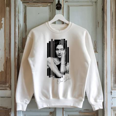 Olivia Dean-t-shirt Olivia Dean Merch the Art of Loving LIVE Tour 2026 ...