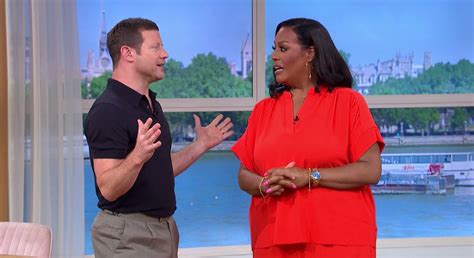 This Morning fans distracted as Dermot O'Leary is accused of 'not ...