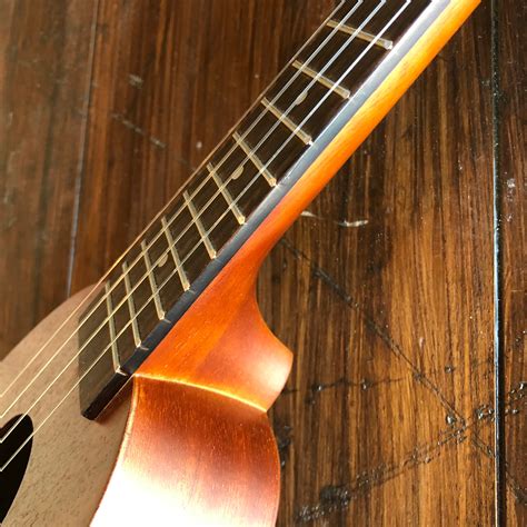 新品 B級特価 調整済 KIWAYA U-Trip 02 ベビーウクレレ キワヤ ケース付 | UKULELE DARUMA