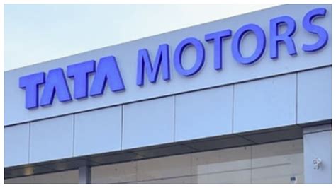 Tata Motors Shares Dip Over 4%, Iveco Acquisition Talks Spark Investor ...