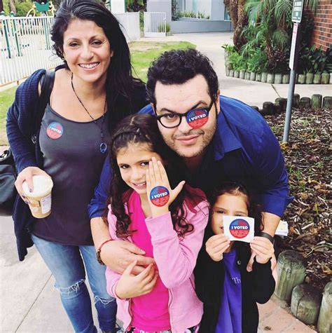 Oscars 2020: Josh Gad Talks Daughter 'Bawling' Over Growing Up
