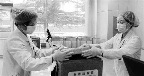4K实拍护士给儿童手指取血化验检查验血mp4格式视频下载_正版视频编号188084-摄图网