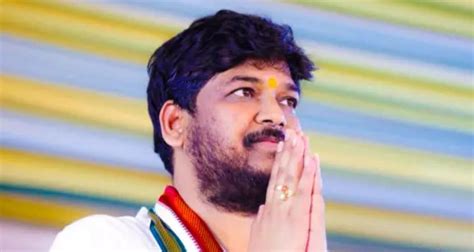 Cong’s Naveen Yadav files paper for Jubilee Hills bypoll