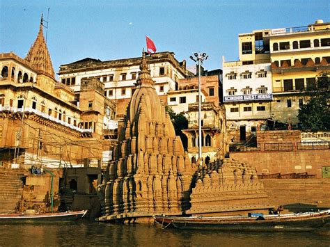 5 Most Divine & Famous Ghats In Banaras | Varanasi Ghats | Solitary ...