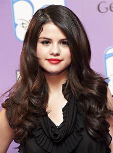 Selena Gomez Hair by Selena Gomez S Hair Has Changed So Much In The Past 10 Selena Gomez Hair