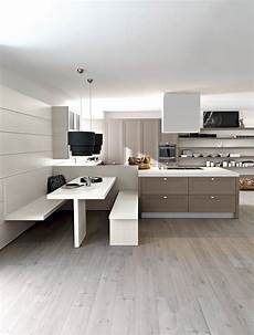 cucine a muro moderne un tavolo una panca sospesa e una panca la cucina cucine a muro moderne un tavolo una panca sospesa e una panca la cucina