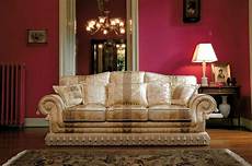 divani classici di lusso divano classico di lusso lavorato a mano idfdesign divani classici di lusso divano classico di lusso lavorato a mano idfdesign