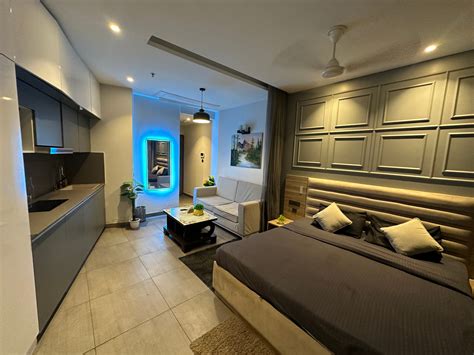 Supernova studio 29th floor 𝗕𝗢𝗢𝗞 Noida Apartment