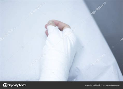 Curing Plaster Cast 的图像结果