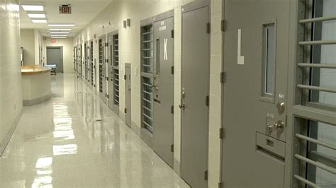 2 Galesburg prison workers assaulted by inmate | wqad.com