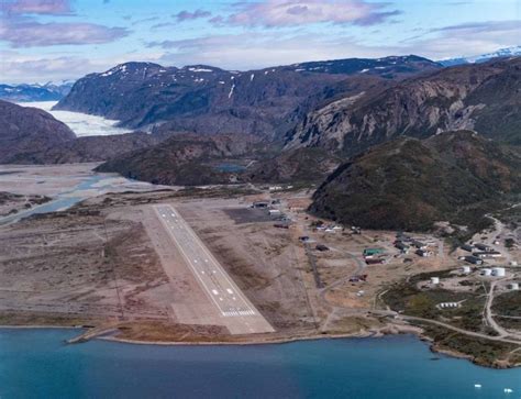 Top 15 Scariest Airport Runways That Flirt With Danger - MobyGeek.com