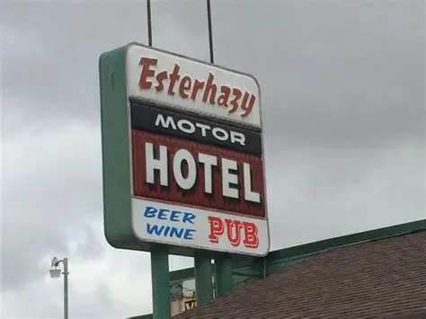 Esterhazy Motor Hotel, Esterhazy (updated prices 2024)