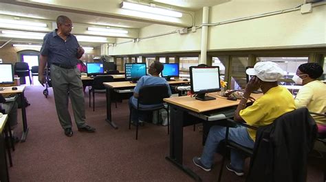 Computer Lessons for Seniors 的图像结果