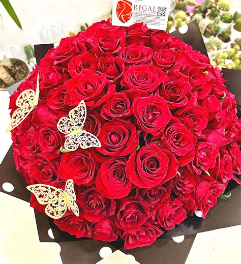 VIP Red Roses Bouquet - Bouquet of Red Stemmed Roses | Regal Flowers