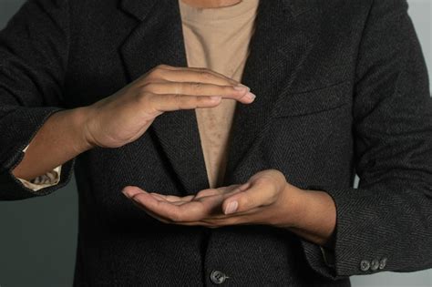 Man Business Suit HandsUp 的图像结果