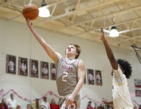 Boys Class 6A Basketball Playoffs - SubRegional: Hartselle at Pinson ...