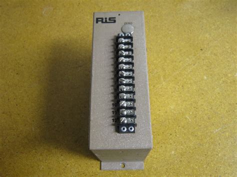 RIS SC-1374 Transmitter 117VAC 4 Watts 120.38-141.93 Input 4-20 ma ...