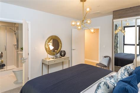 Indian Roommates London Paying guest(PG) Flatmates Flatshare India room ...