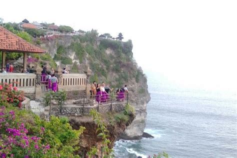 2023 Private Car With Driver : Uluwatu Temple, Beaches And Sunset Dinner