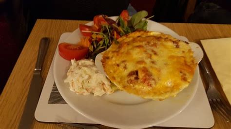 THE LINCOLNSHIRE POACHER INN (Metheringham) - B&B Reviews, Photos, Rate ...