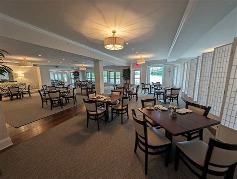 THE OAKS WATERFRONT HOTEL (Royal Oak) - Inn Reviews, Photos, Rate ...