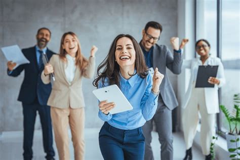 Team Building Huddle 的图像结果