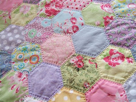 hexies quilt... Love how this is hand quilted! Quilting Techniques ...