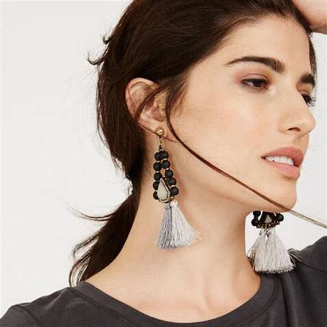 Traditional हो या Western लुक ट्राई करें ये ट्रेंडी ईयररिंग्स - best ...