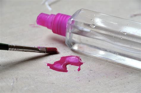 Pouring Paint Using String 的图像结果