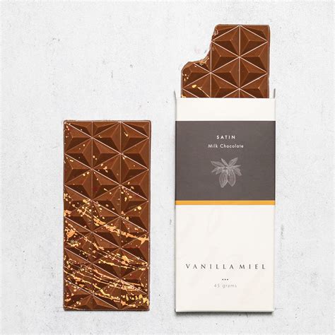 Plain Satin – Vanilla Miel