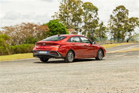 Hyundai i30 vs Mazda Mazda 3 Comparison | CarExpert