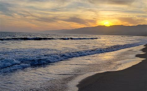 Download wallpaper 3840x2400 beach, sea, waves, sunset, landscape 4k ...