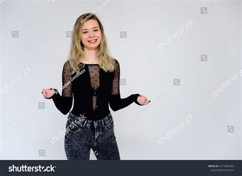 Front View Camera Face Meme 的图像结果