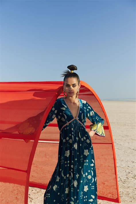 Alia Bhatt Teal Blue Printed Bell Sleeve Silk Velvet Kurta Set – Raji ...