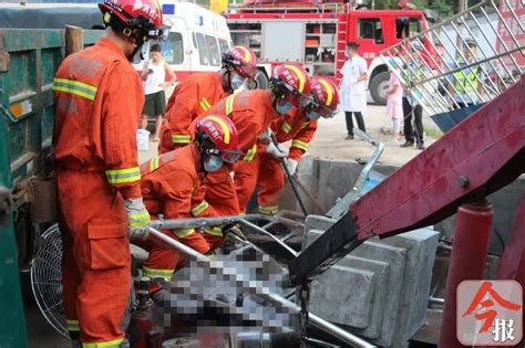19岁男子指挥倒车，被水泥柱砸倒身亡 驾驶员弃车逃离 - 青岛新闻网