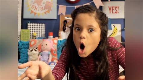 Who Teaches Teachers? - Know It All Nina 1x06 | TVmaze