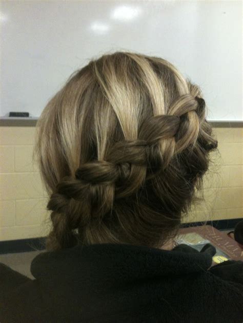 Inside Out French Braid Tutorial 的图像结果