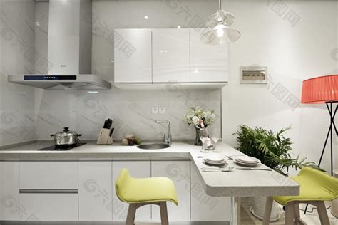2013美式风格厨房米黄色橱柜装修效果图 – 设计本装修效果图