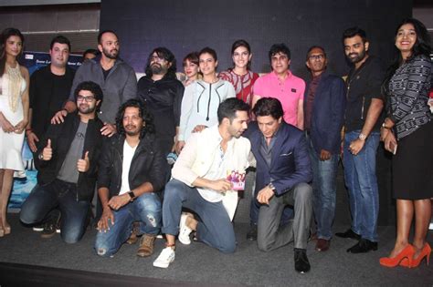 SRK, Kajol, Kriti and Varun at 'Dilwale Music Celebration' - Photos ...