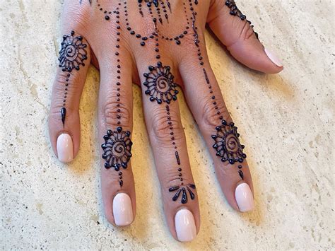 Easy Henna Designs Palm 50 Simple Mehndi Design Images To Save This
