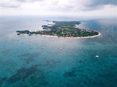 Scuba Diving with Thresher Sharks on Malapascua Island - Monique Lives ...