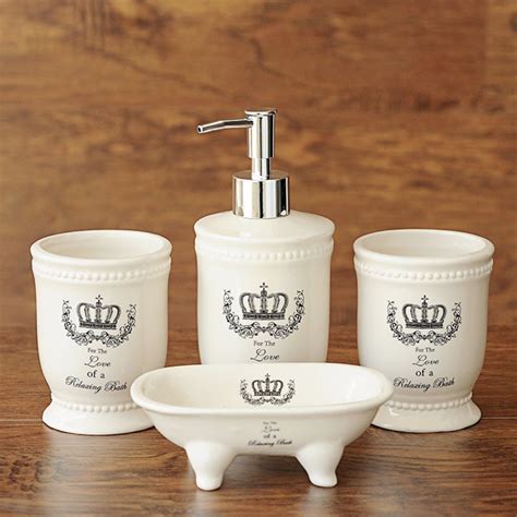 White Bath Set of 4 Online - Premium Bath Set | Nestasia